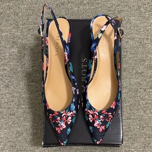 New Talbots Navy Floral Slingback Heels
